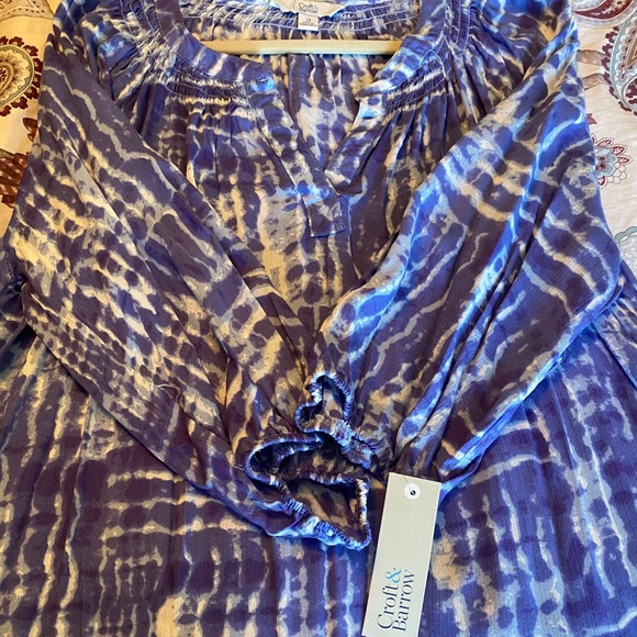 Blue and white top - Picture 2 of 4